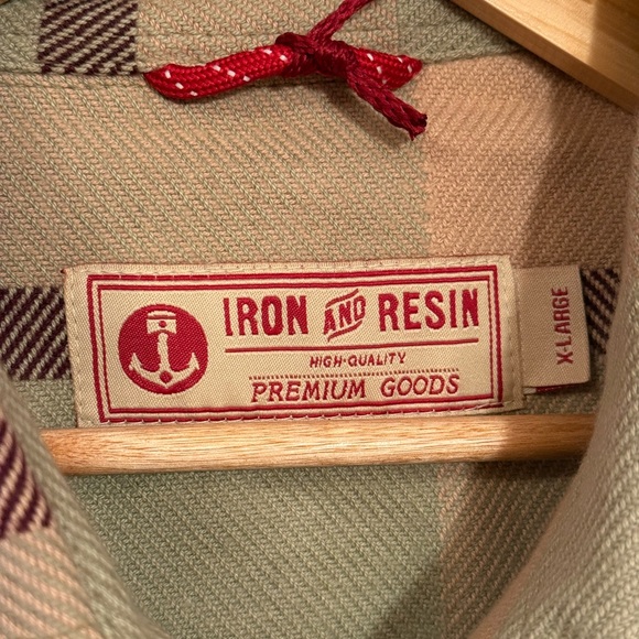 Iron & Resin Heavy Conejo Green/Brown Shirt XL - Picture 3 of 5